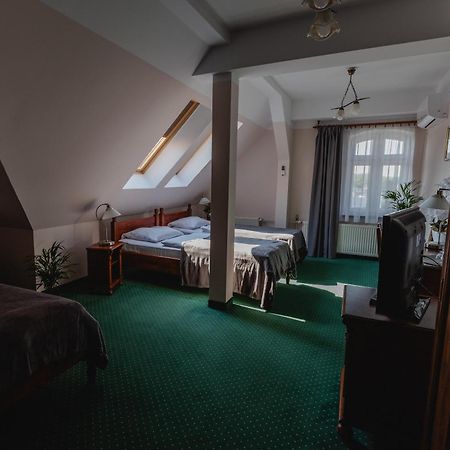 Hotel Aslan Tarnowskie Góry Extérieur photo