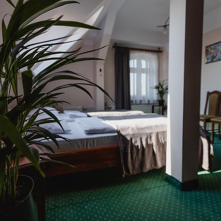 Hotel Aslan Tarnowskie Góry Extérieur photo